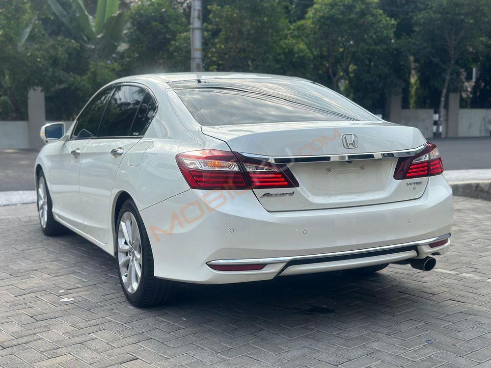 Mobil Honda Accord 2017