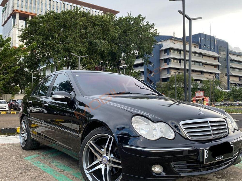 Mobil Mercedes-Benz C-Class 2006