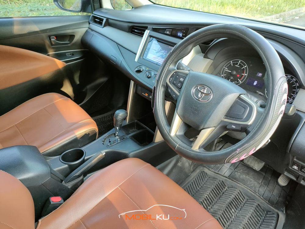 Mobil Toyota Kijang Innova 2017