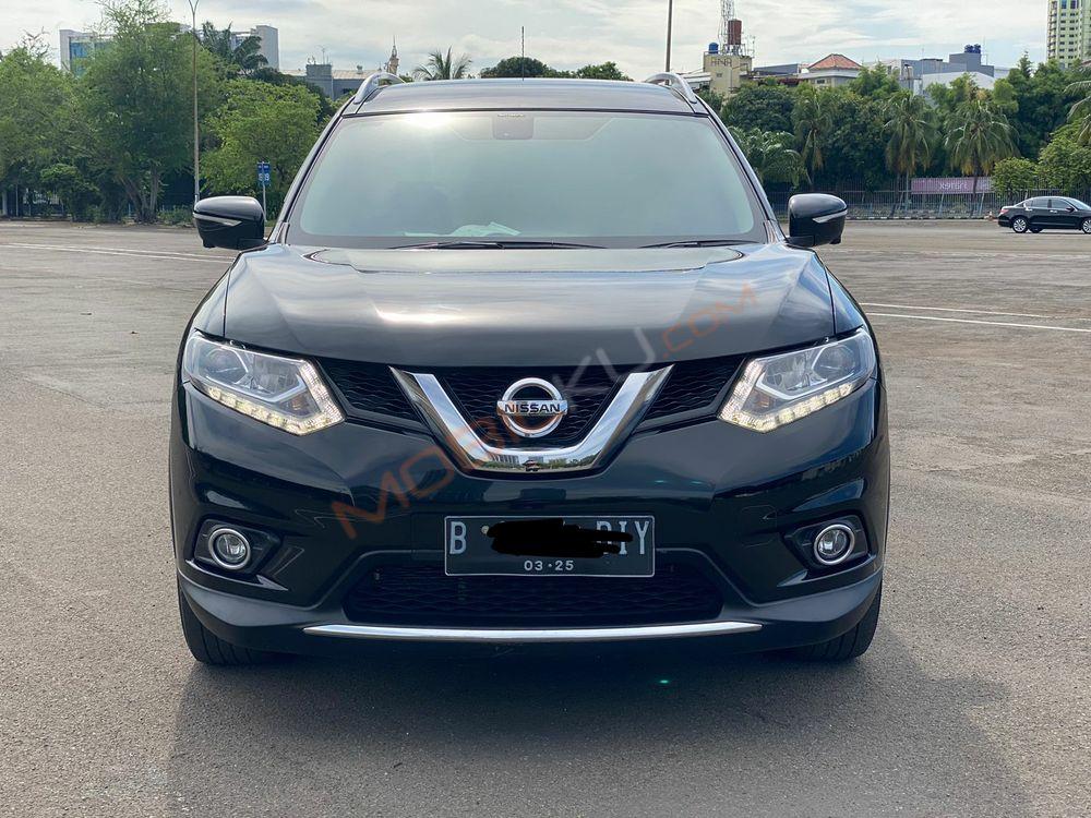 Mobil Nissan X-Trail 2015
