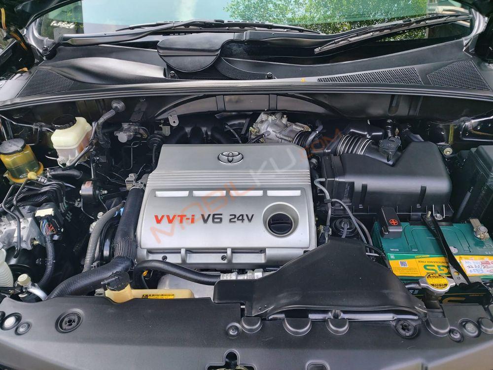 Mobil Toyota Harrier 2003