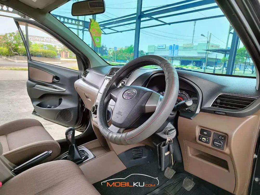 Mobil Daihatsu Xenia 2016
