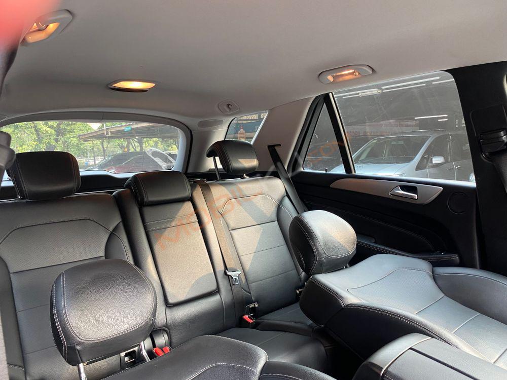 Mobil Mercedes-Benz ML 2015