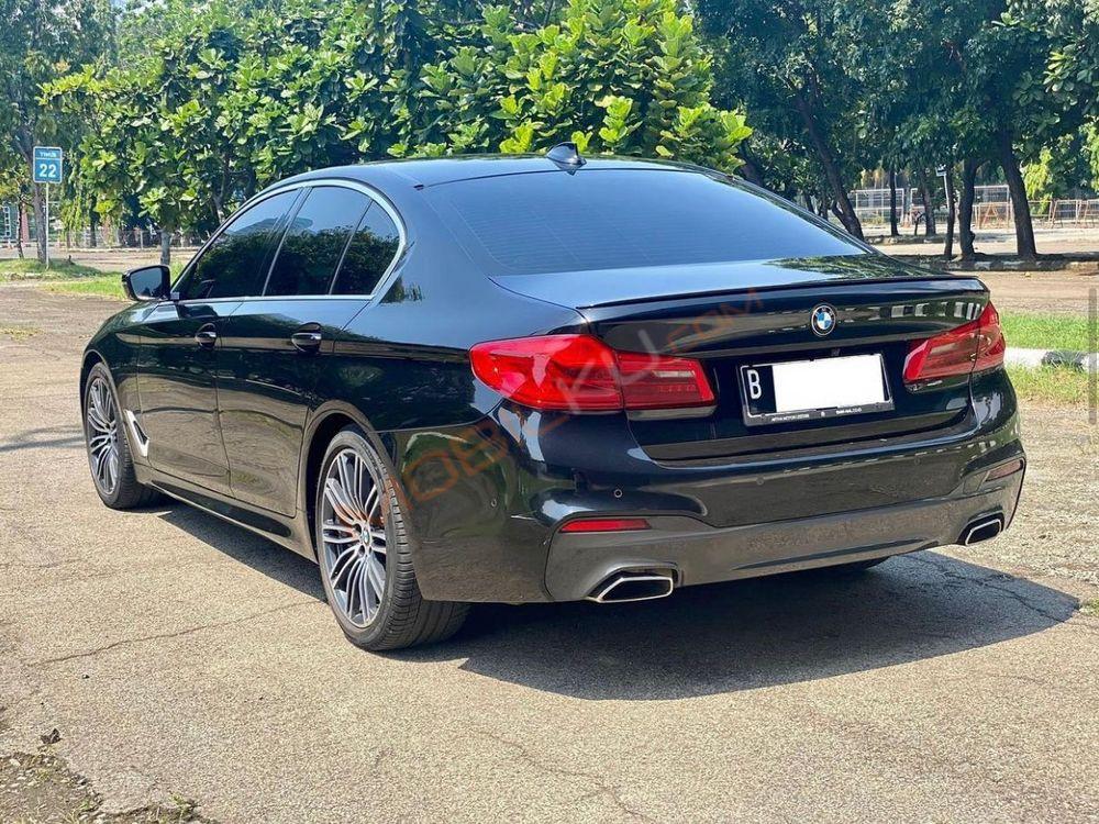 Mobil BMW 5 Series 2020