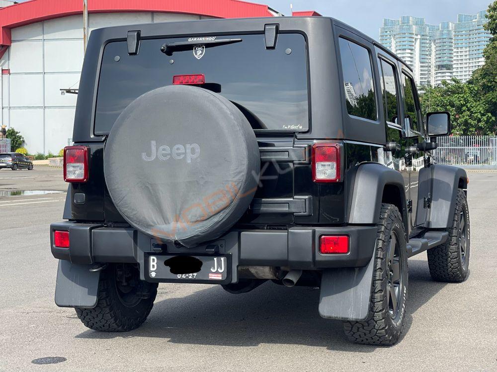 Mobil Jeep Wrangler 2011