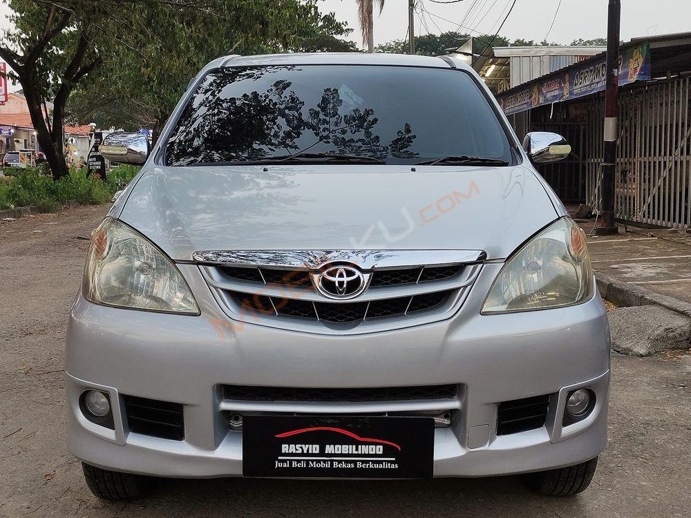 Mobil Toyota Avanza 2011