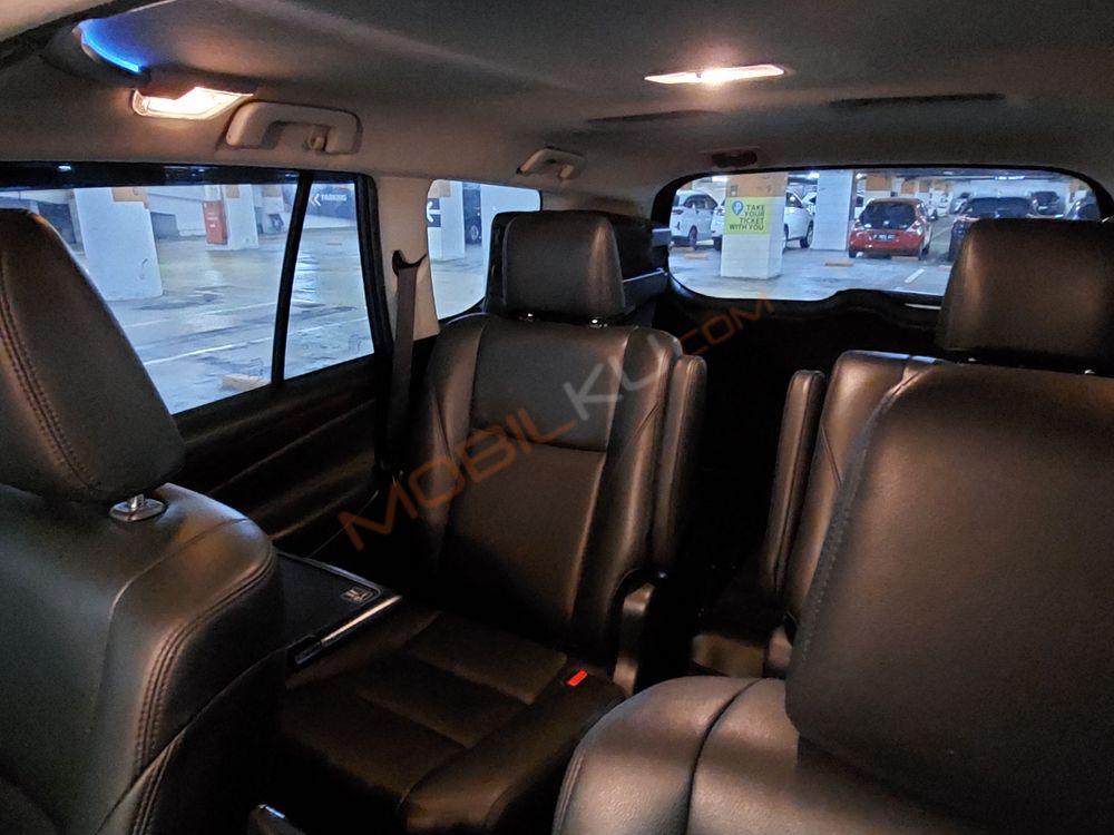 Mobil Toyota Kijang Innova 2018