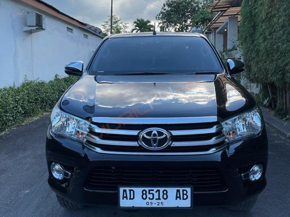 Mobil Toyota Hilux 2020