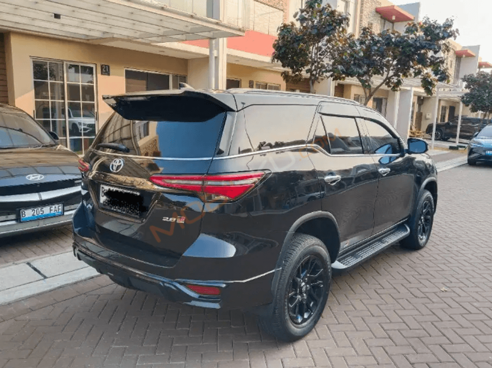 Mobil Toyota Fortuner 2024