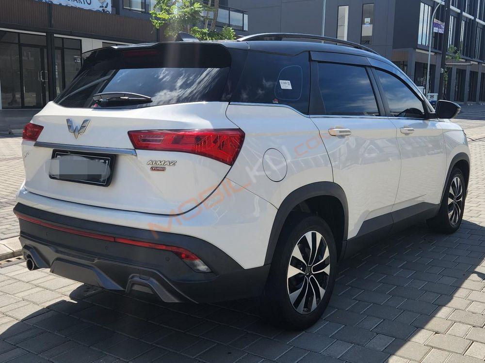 Mobil Wuling Almaz 2022