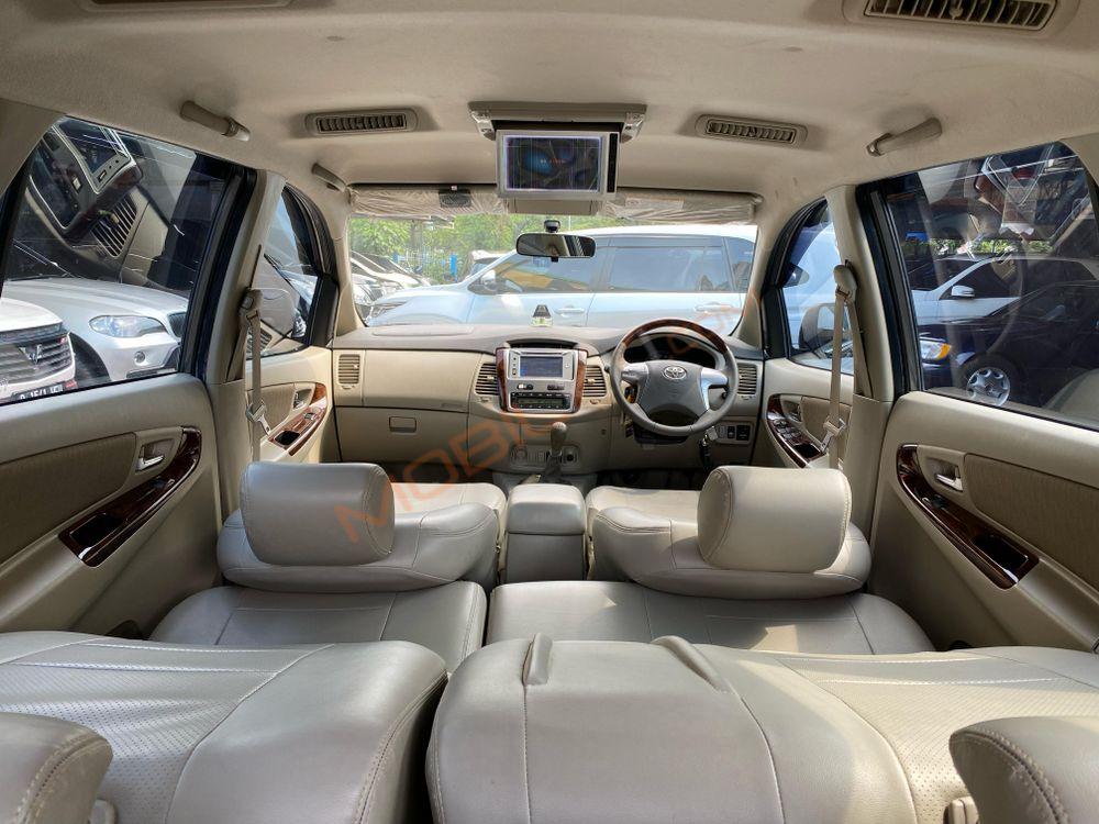 Mobil Toyota Kijang Innova 2014