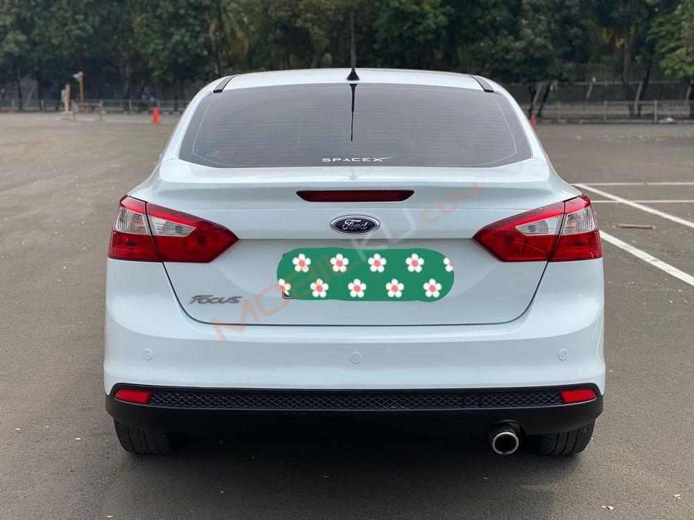 Mobil Ford Focus 2013