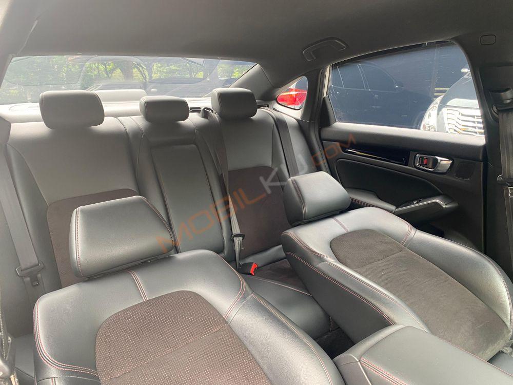 Mobil Honda Civic Sedan 2023