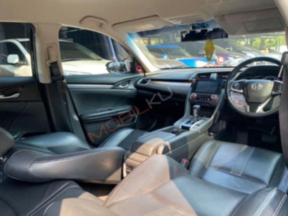 Mobil Honda Civic Hatchback 2018