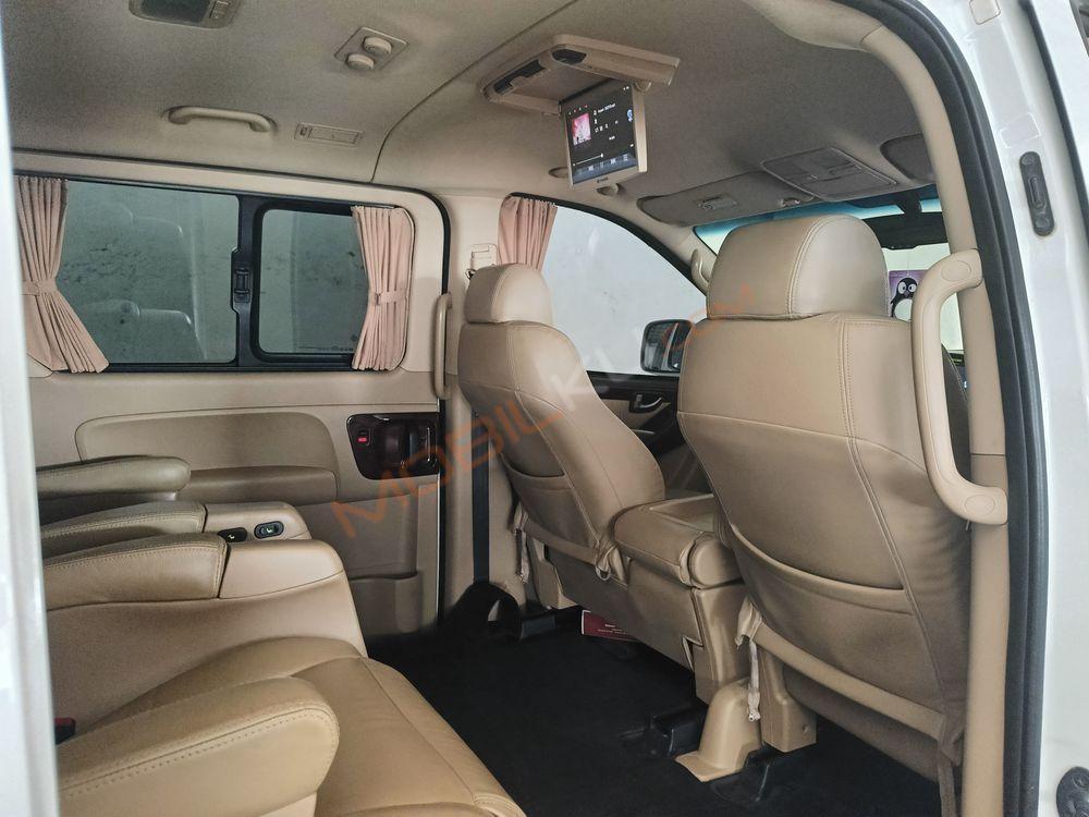 Mobil Hyundai H-1 2014