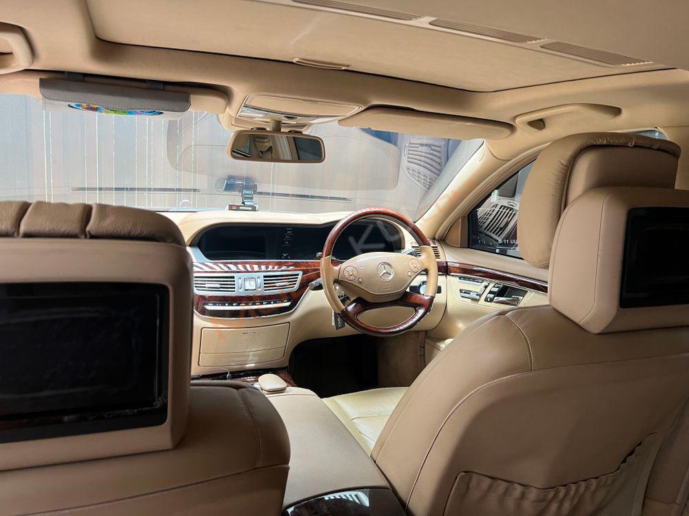 Mobil Mercedes-Benz S-Class 2012