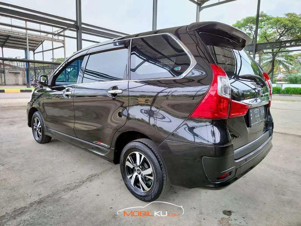 Mobil Daihatsu Xenia 2016