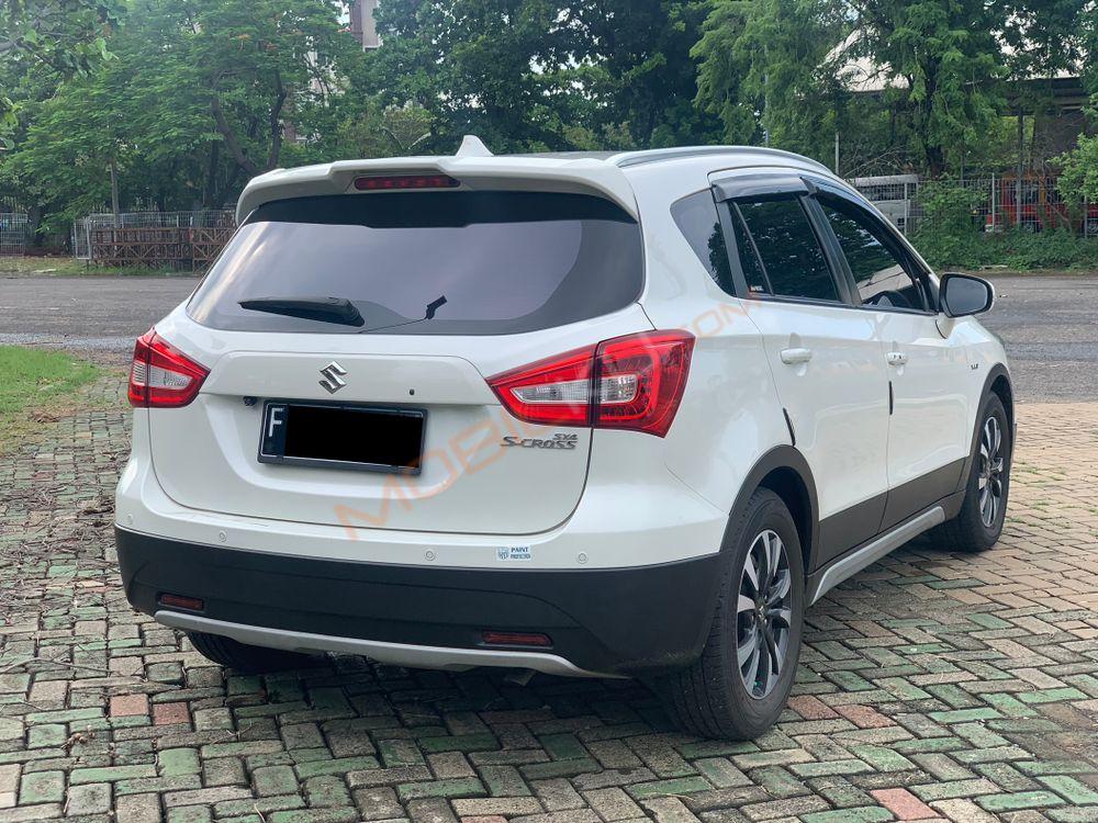 Mobil Suzuki SX4 2018