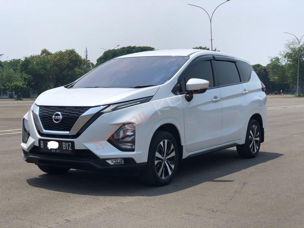 Mobil Nissan Livina 2019