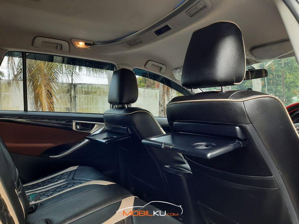 Mobil Toyota Kijang Innova 2017