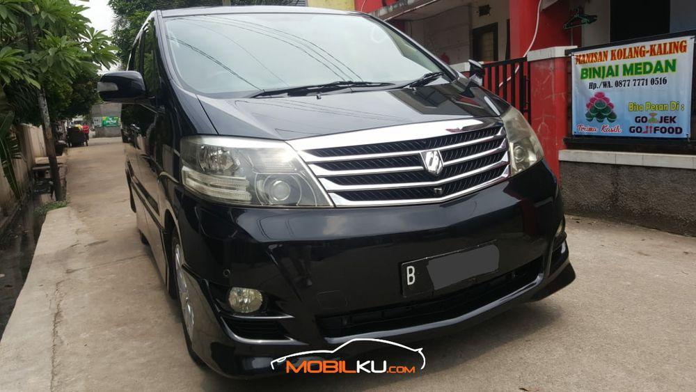 Mobil Toyota Alphard 2006