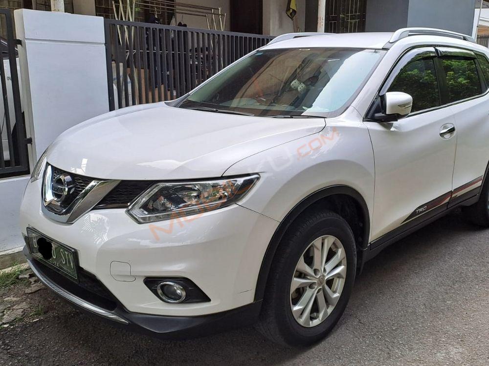 Mobil Nissan X-Trail 2015