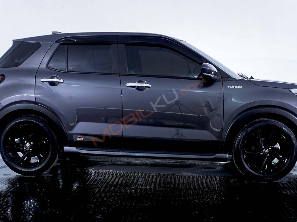 Mobil Toyota Raize 2021