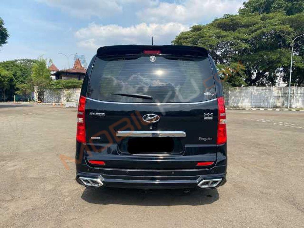 Mobil Hyundai H-1 2017