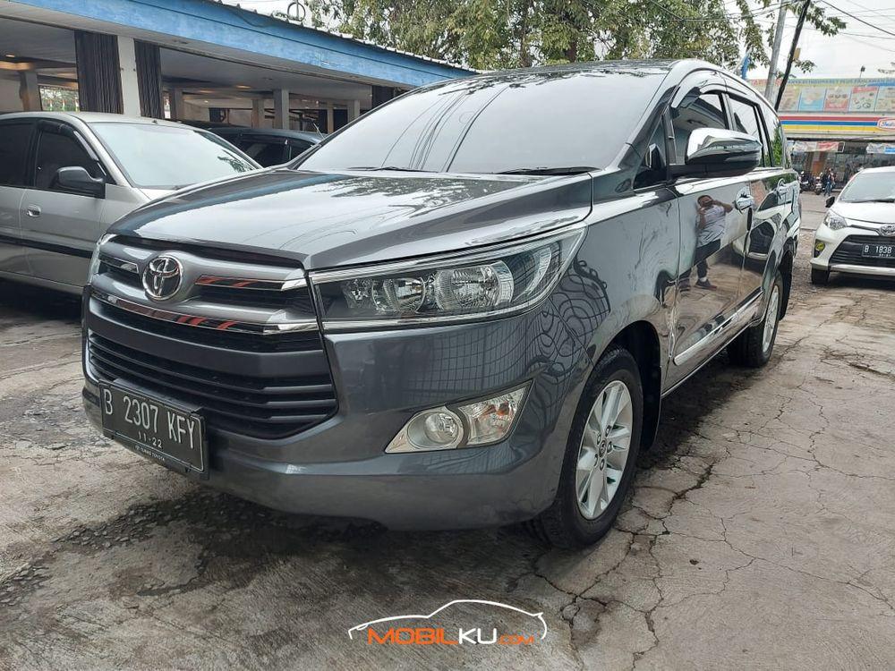 Mobil Toyota Kijang Innova 2017