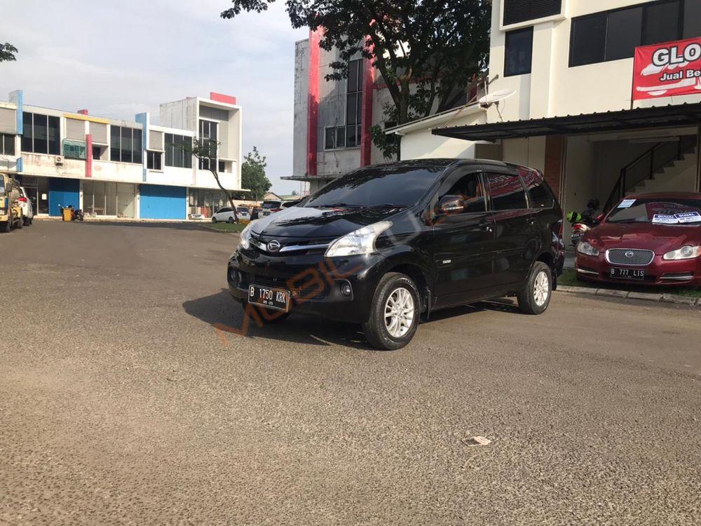 Mobil Daihatsu Xenia 2015