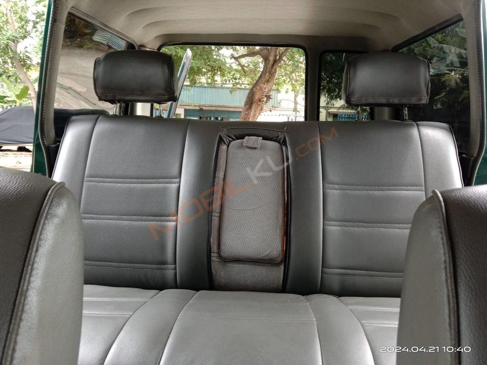 Mobil Toyota Kijang 1996