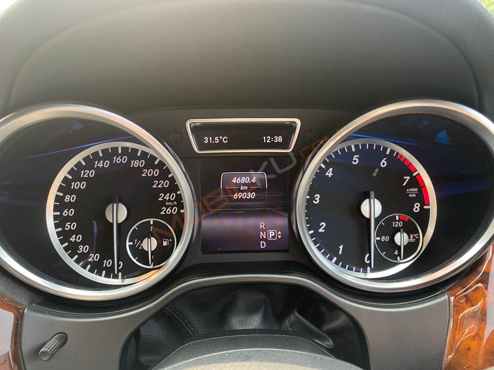 Mobil Mercedes-Benz GL 2014