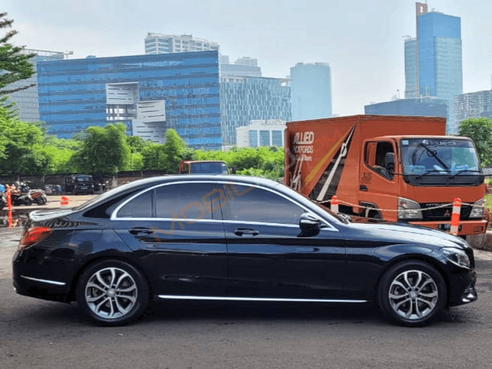 Mobil Mercedes-Benz C-Class 2014