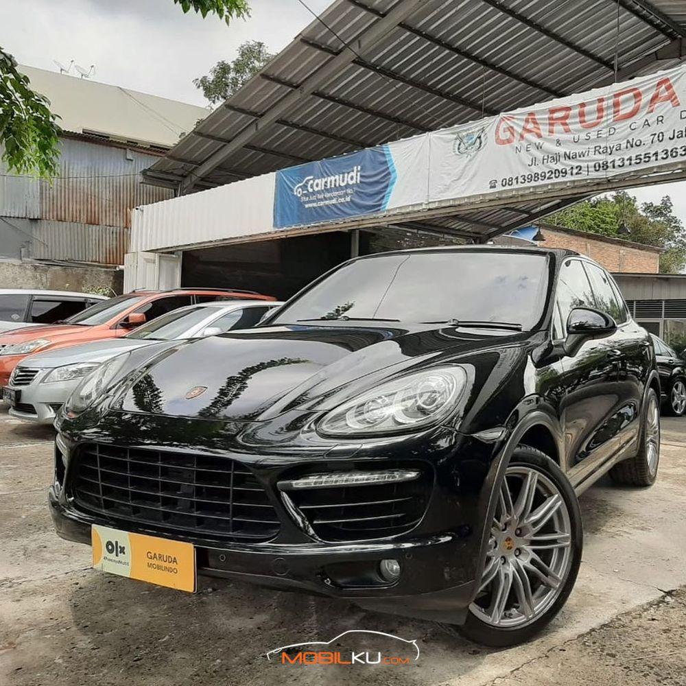 Mobil Porsche Cayenne 2011