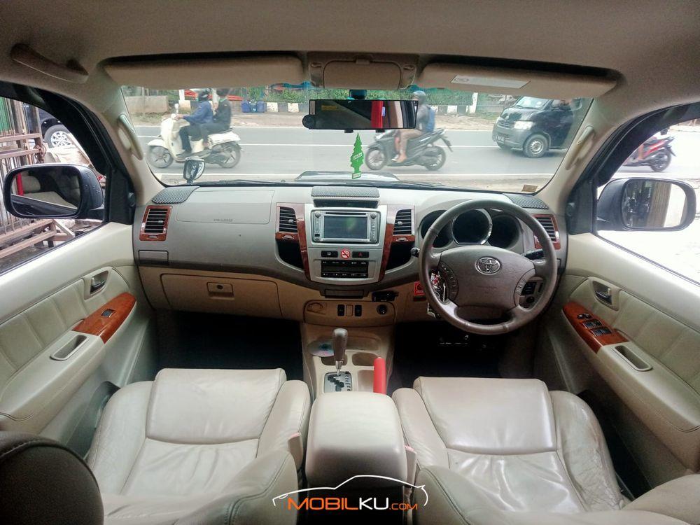 Mobil Toyota Fortuner 2007
