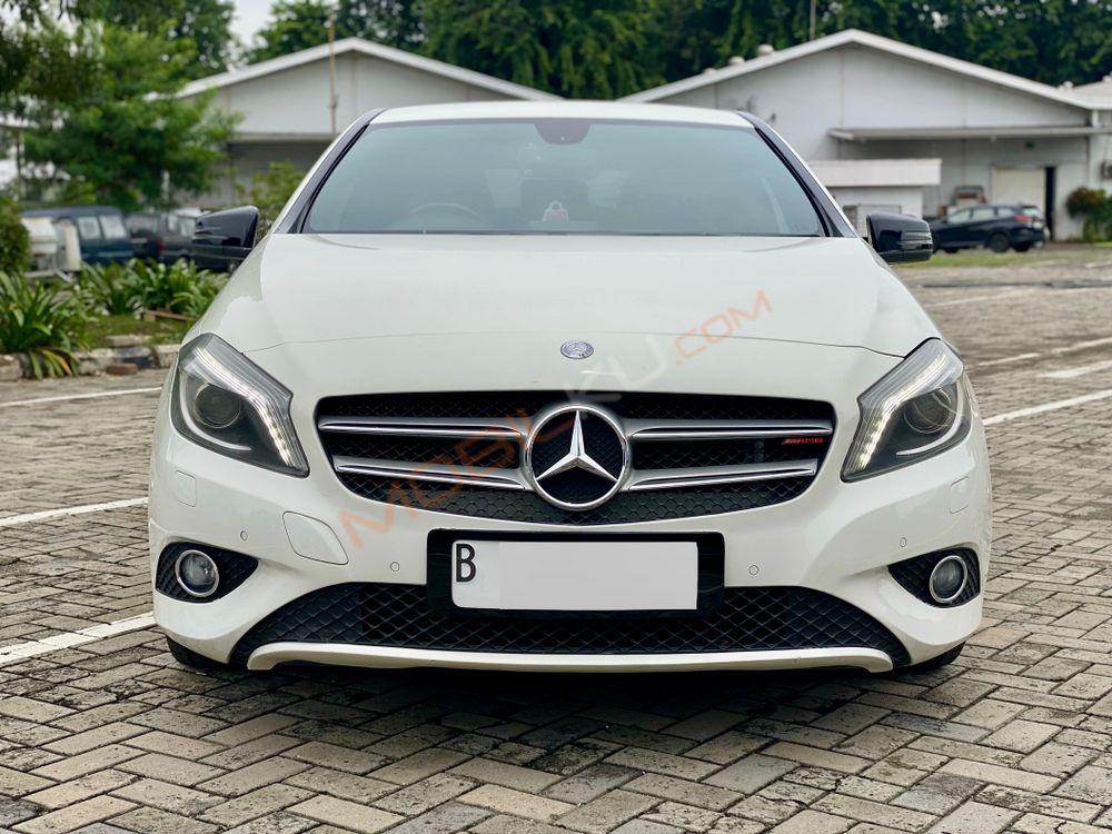 Mobil Mercedes-Benz A-Class 2013