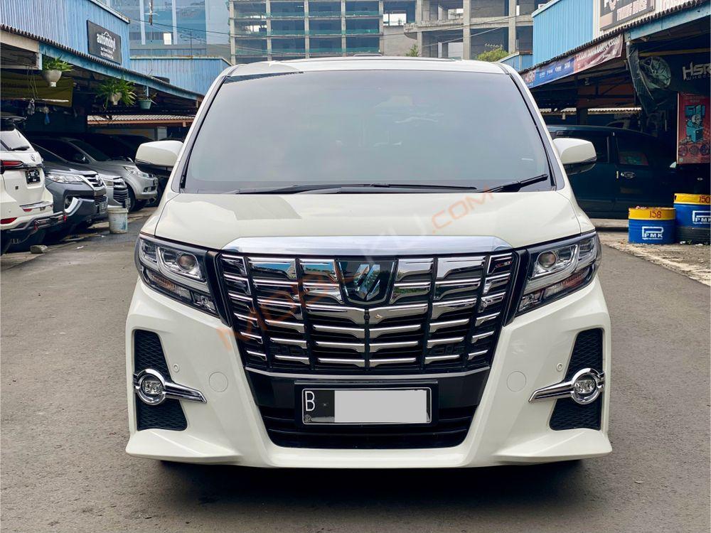 Mobil Toyota Alphard 2016