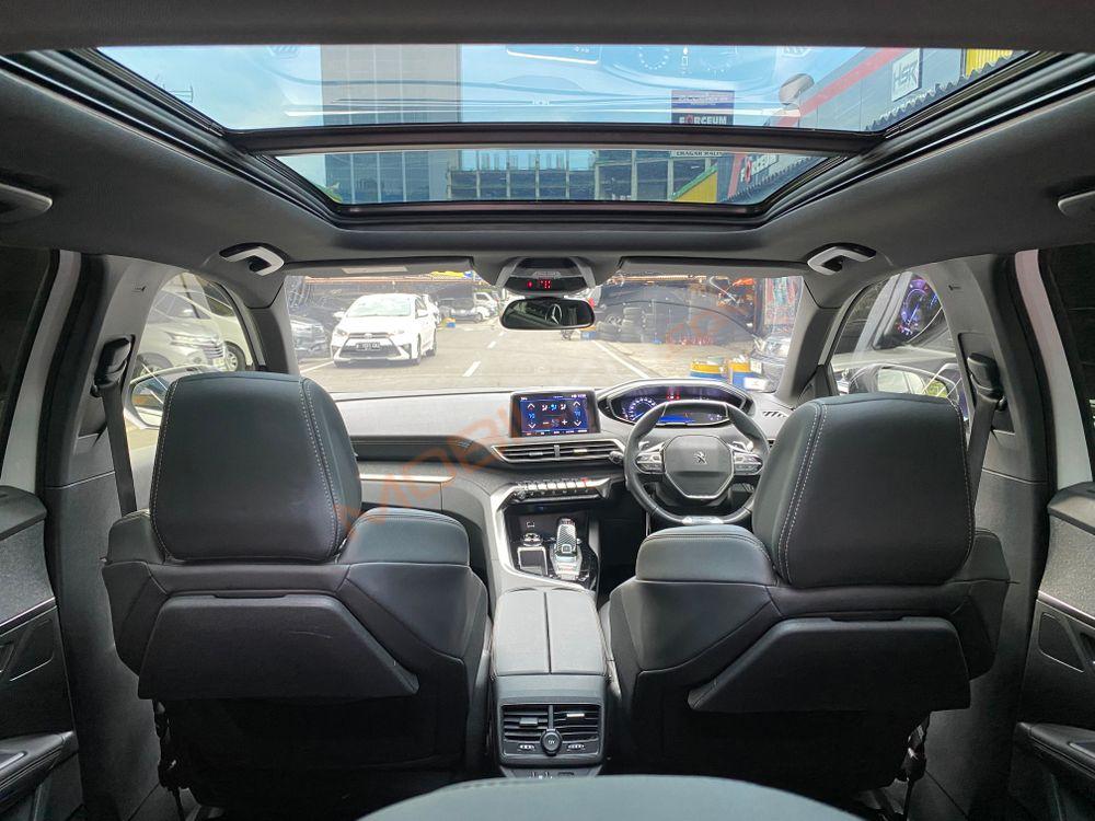 Mobil Peugeot 5008 2019