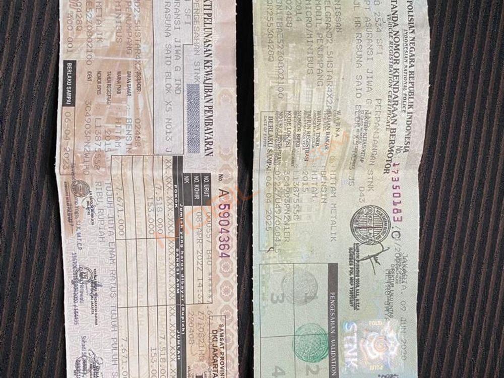 Mobil Nissan Elgrand 2014