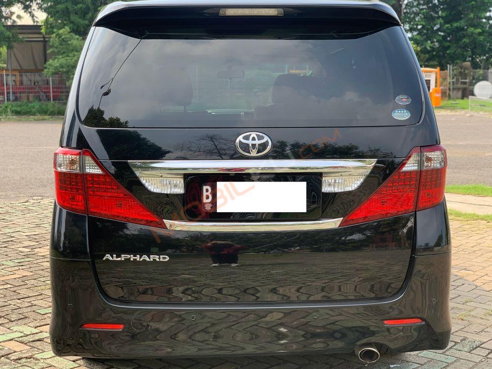 Mobil Toyota Alphard 2009