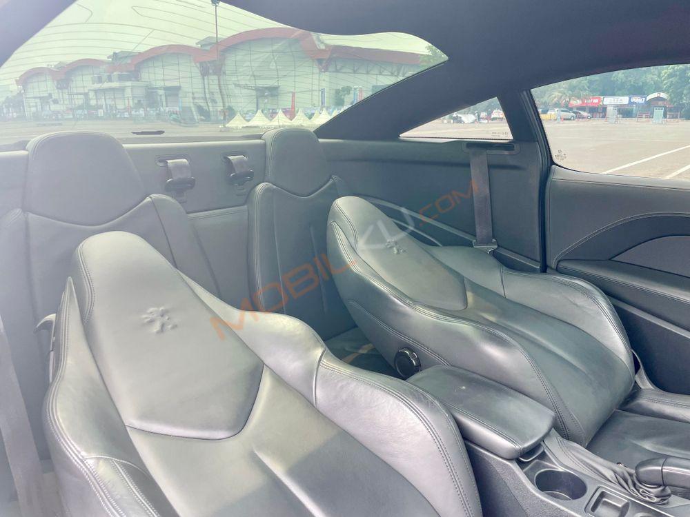 Mobil Peugeot RCZ 2012