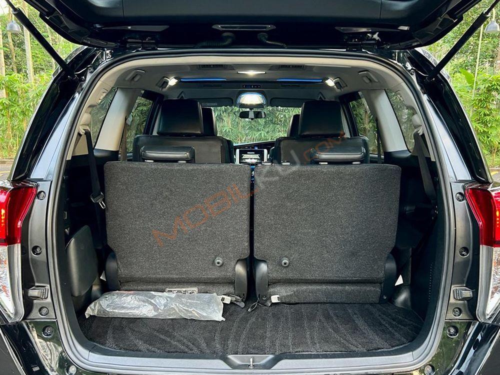 Mobil Toyota Kijang Innova 2021