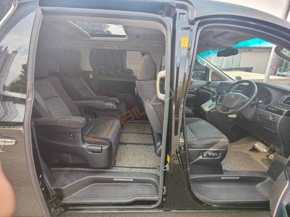 Mobil Toyota Alphard 2014