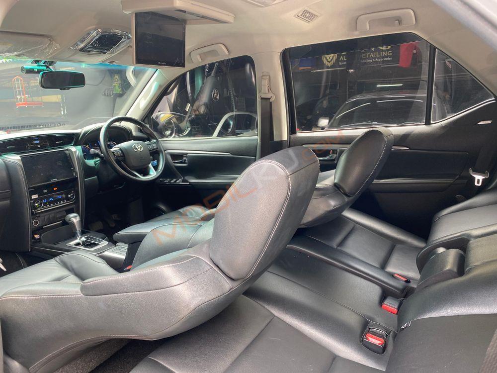 Mobil Toyota Fortuner 2022
