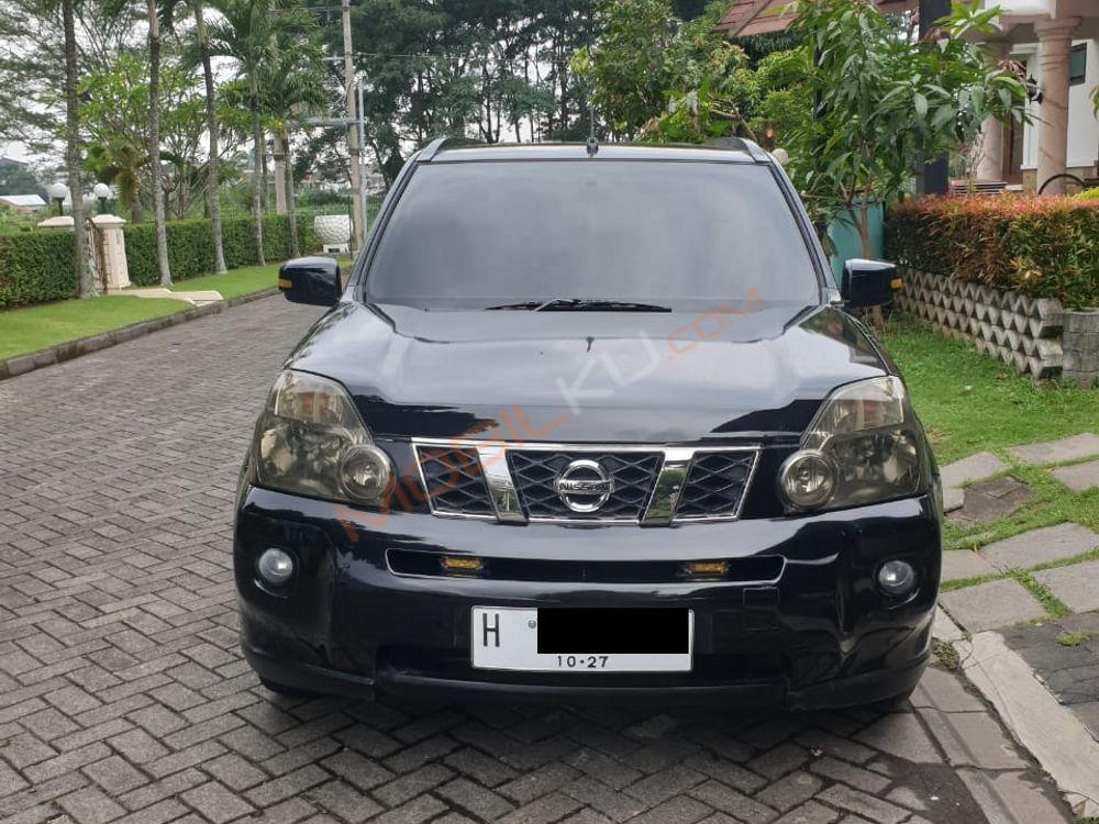 Mobil Nissan X-Trail 2009