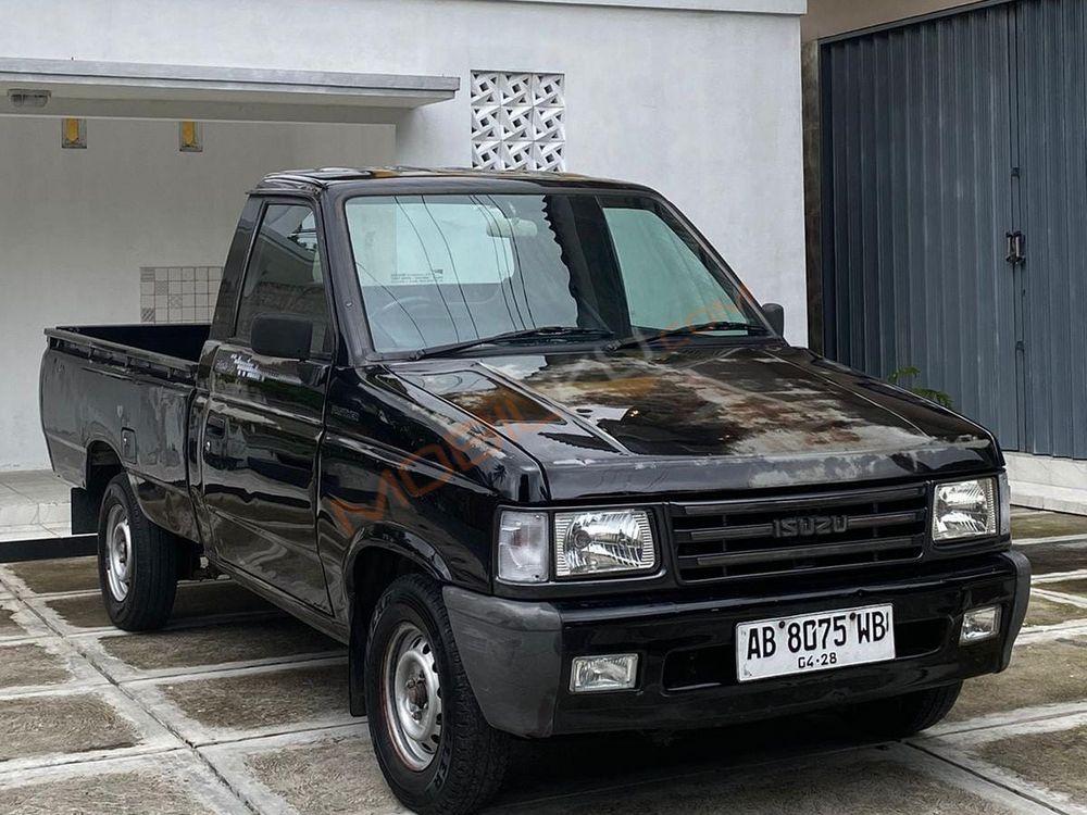 Mobil Isuzu Panther 2008