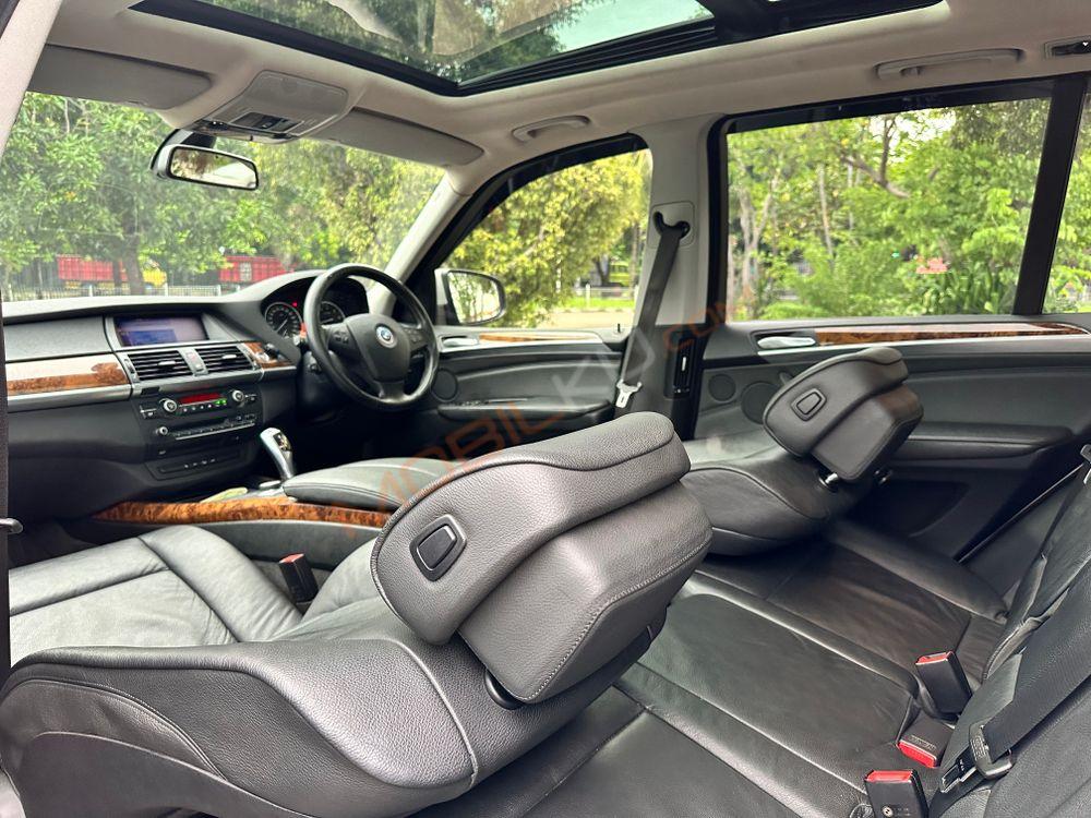 Mobil BMW X5 2008