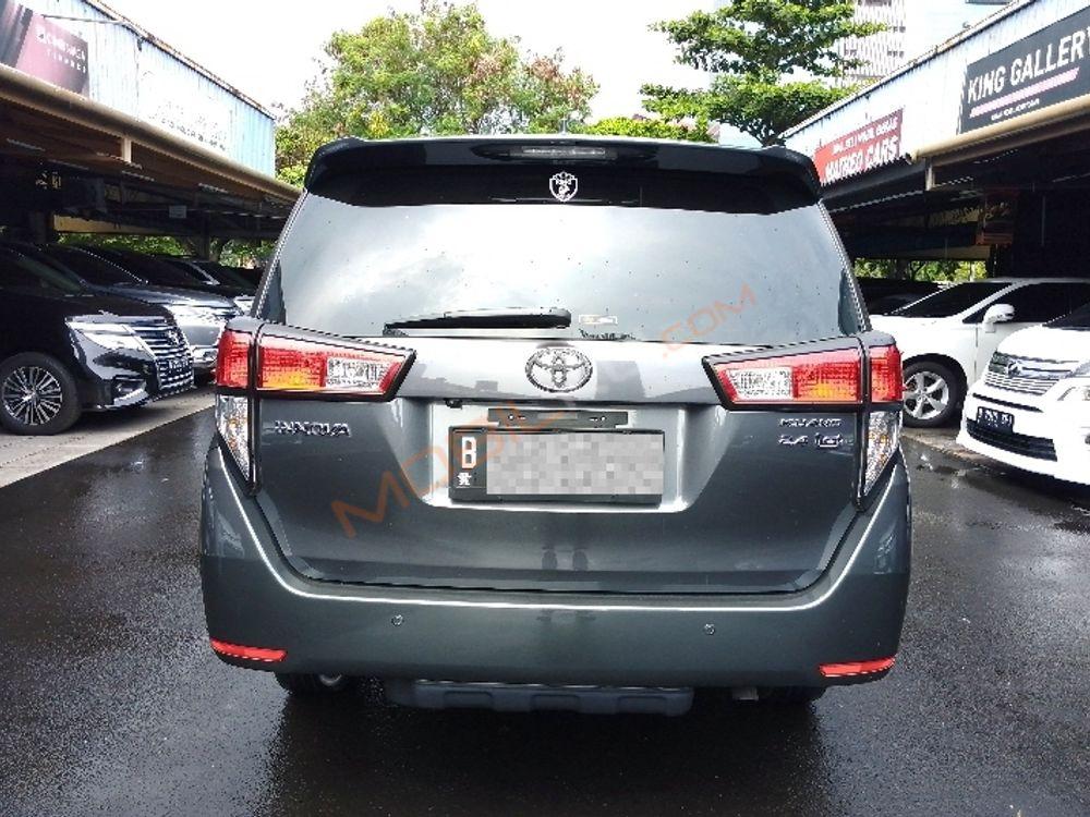 Mobil Toyota Kijang Innova 2022