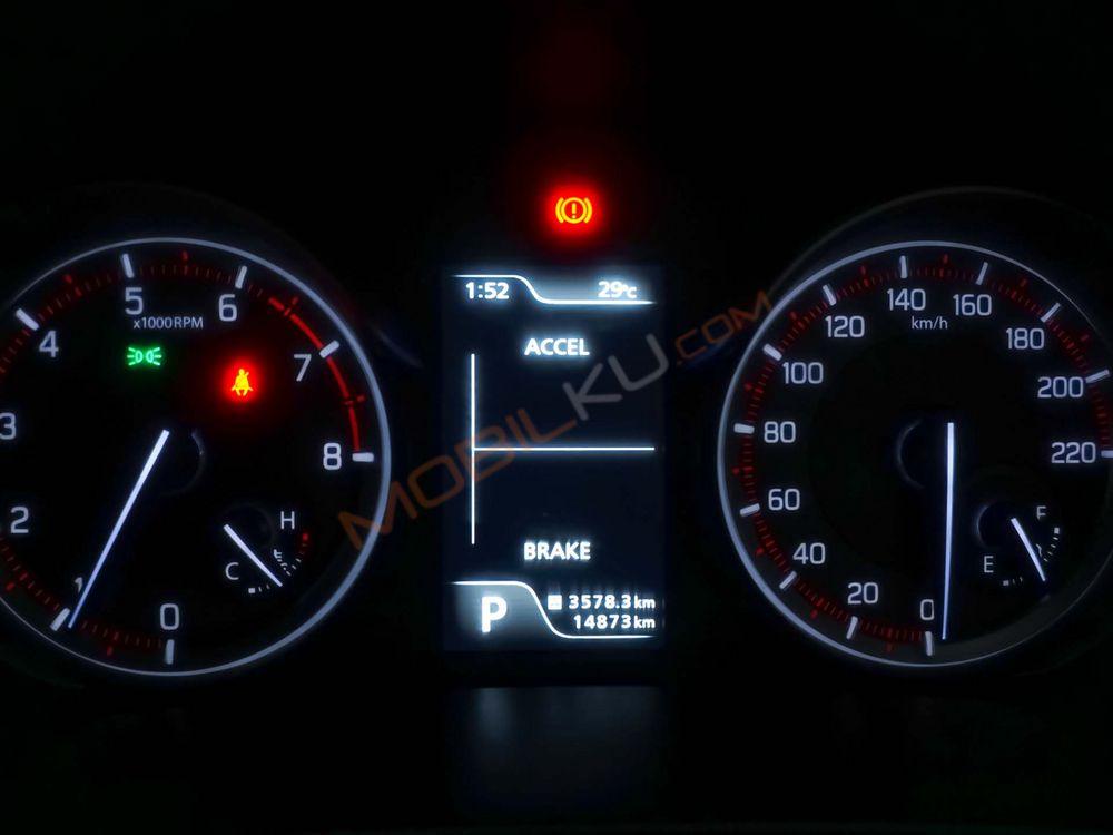 Mobil Suzuki XL7 2020