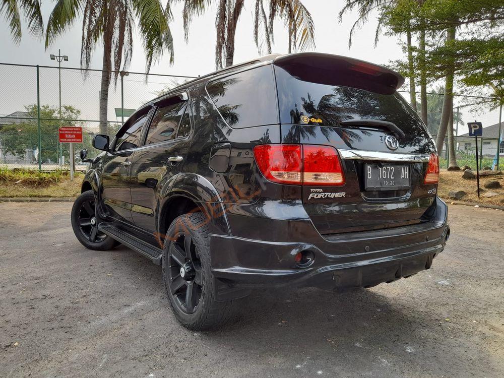 Mobil Toyota Fortuner 2006